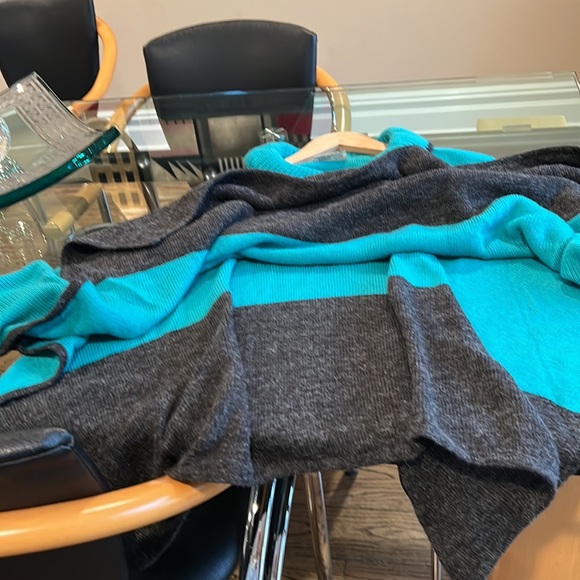 LOMBAGGI KNITWEAR SWEATER PONCHO - Picture 8 of 13